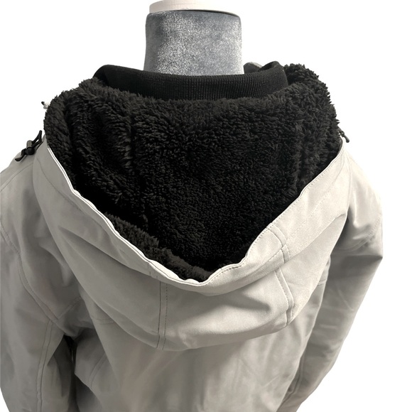 CALVIN KLEIN UNISEX BEIGE SHERPA LINED HOODED SOFT SHELL JACKET (Size S) - Picture 4 of 5